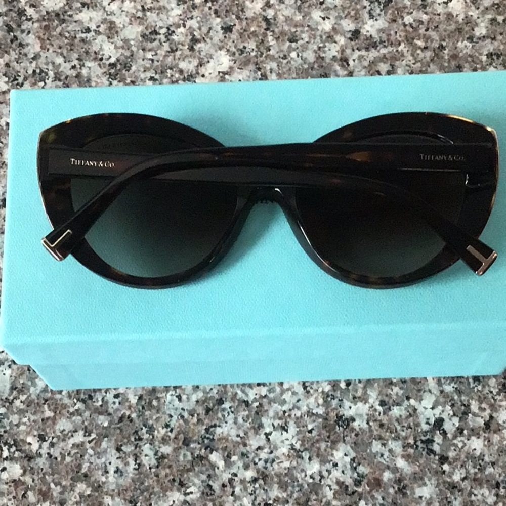 Tiffany & Co. Cat eye tortoise sunglasses - Picture 4 of 11